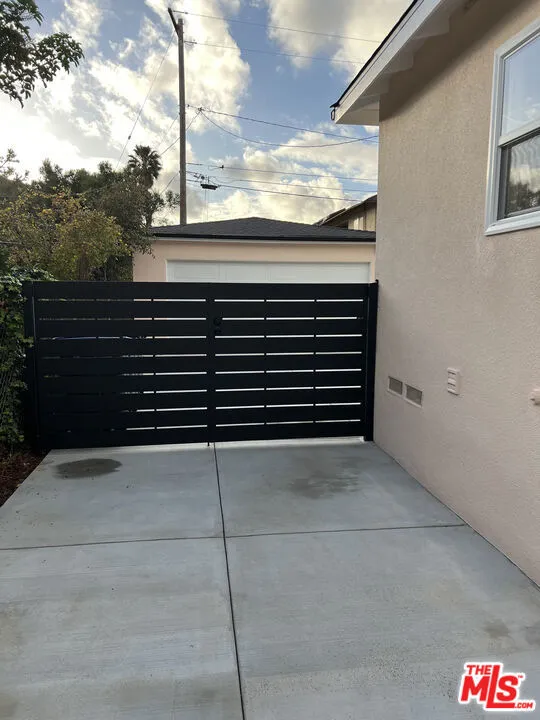 15605 S Berendo Avenue Gardena, CA 90247