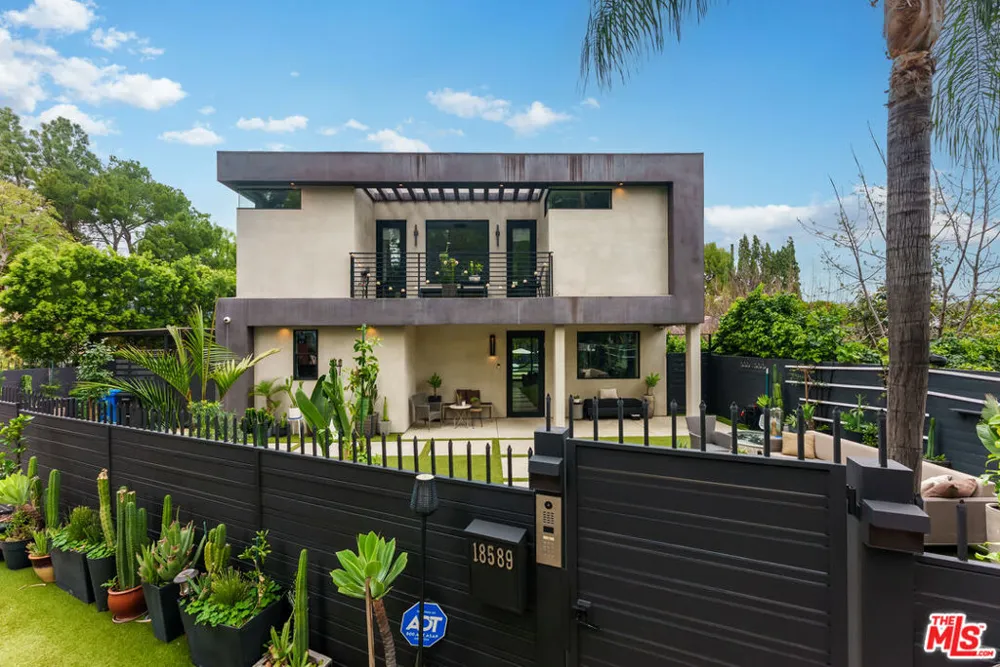 18589 Linnet Street Tarzana, CA 91356