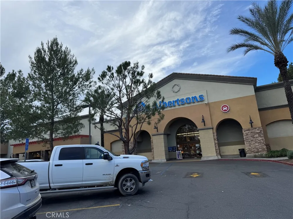 28047 Scott Rd Murrieta, CA 92563