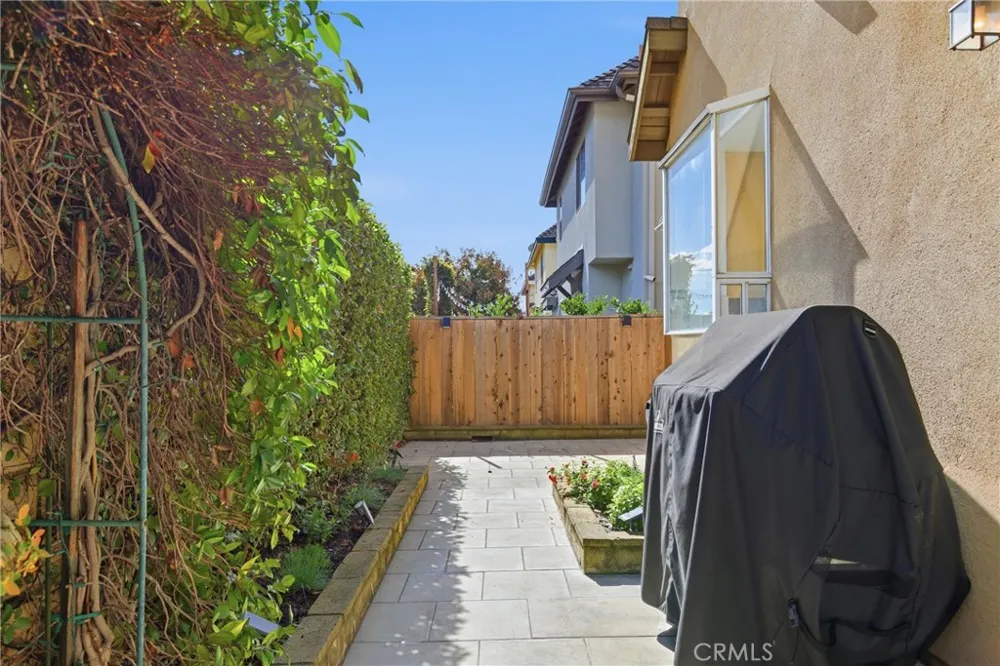 108 S Mountain #A Monrovia, CA 91016