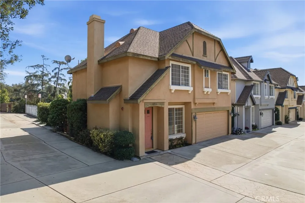 108 S Mountain #A Monrovia, CA 91016