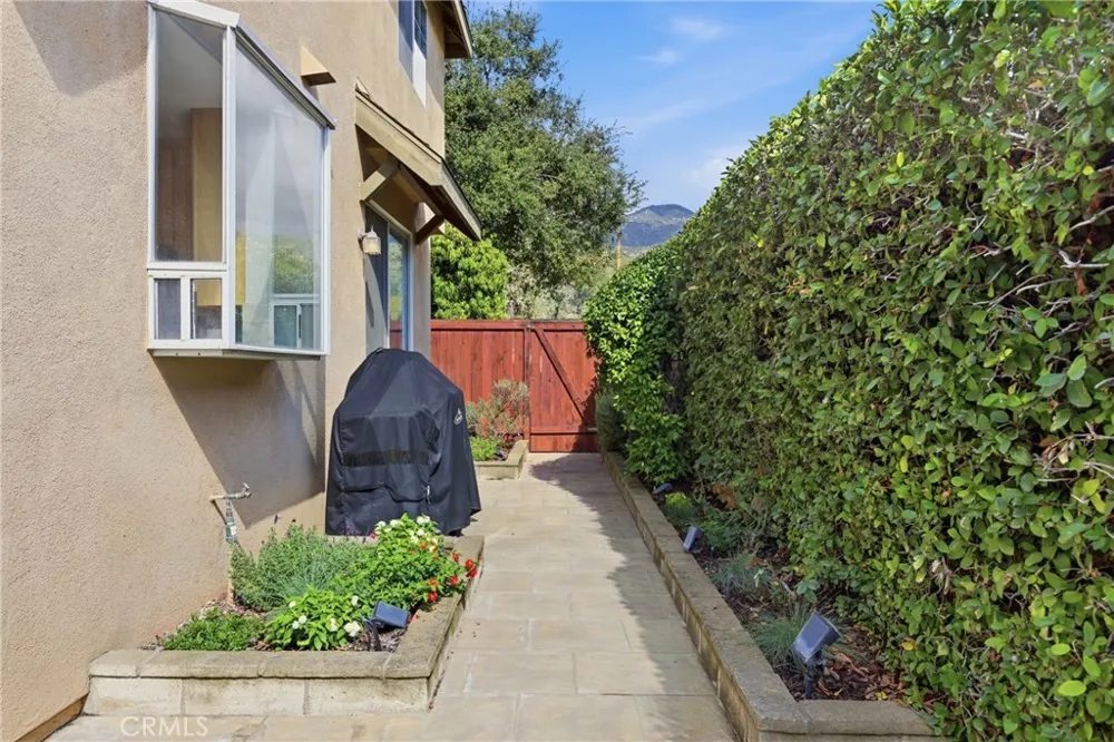 108 S Mountain #A Monrovia, CA 91016