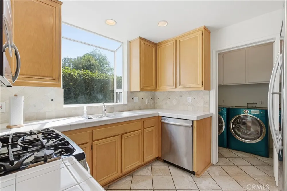 108 S Mountain #A Monrovia, CA 91016