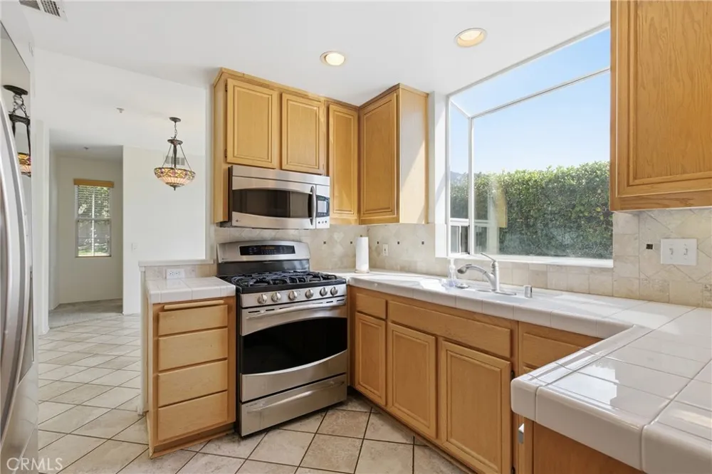108 S Mountain #A Monrovia, CA 91016