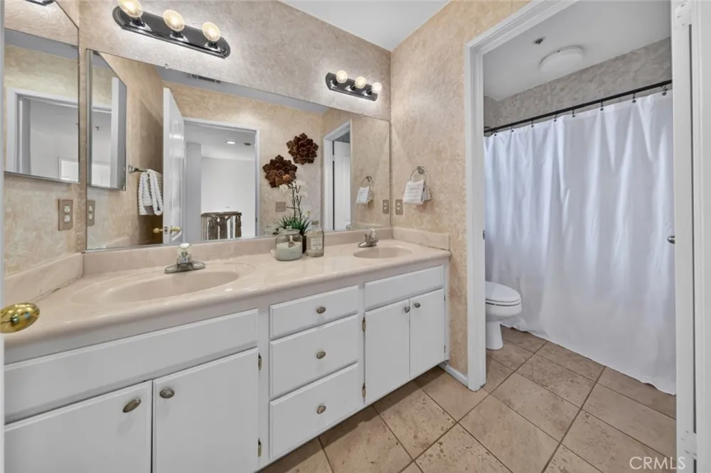 108 S Mountain #A Monrovia, CA 91016