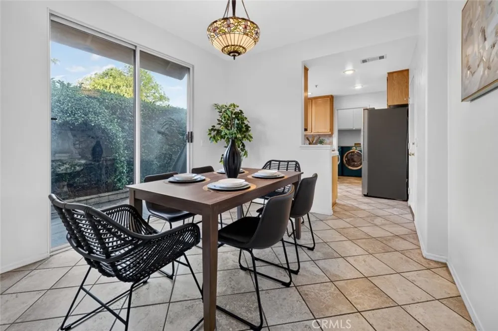 108 S Mountain #A Monrovia, CA 91016