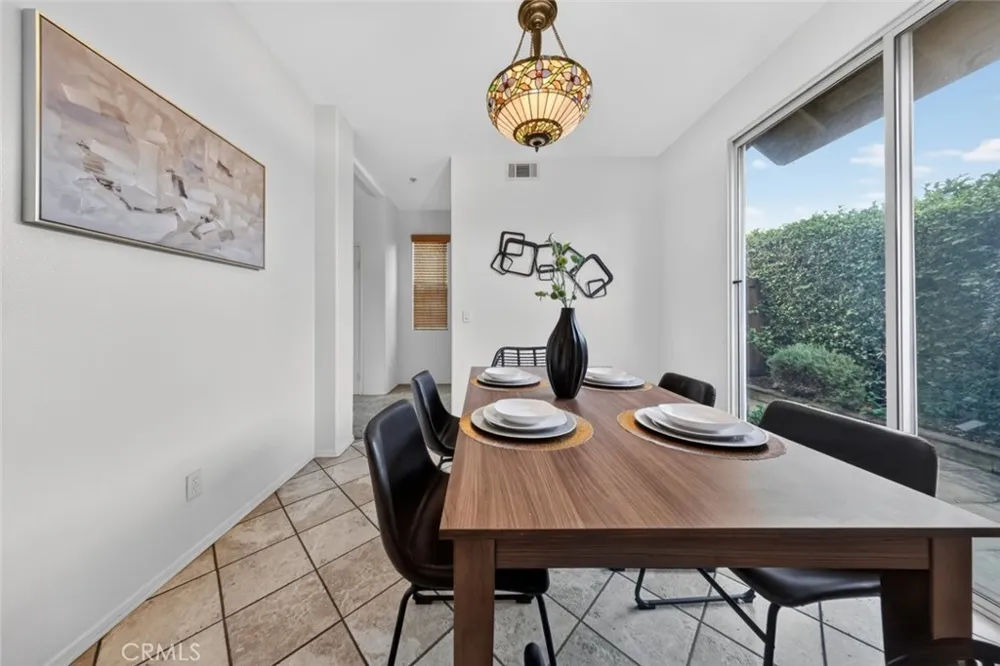 108 S Mountain #A Monrovia, CA 91016