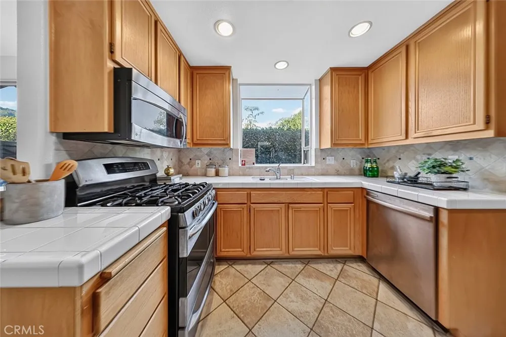 108 S Mountain #A Monrovia, CA 91016