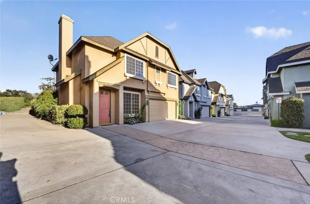 108 S Mountain #A Monrovia, CA 91016