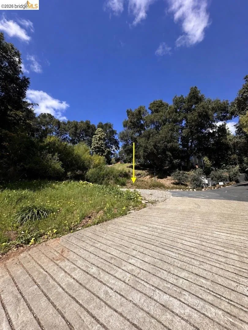 Frye ST Oakland, CA 94602