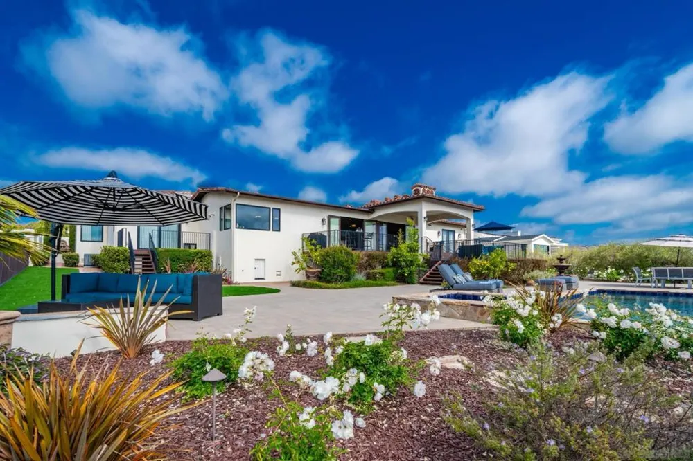 604 Camino de Orchidia Encinitas, CA 92024