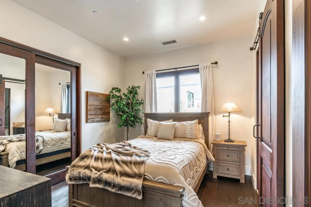 604 Camino de Orchidia Encinitas, CA 92024