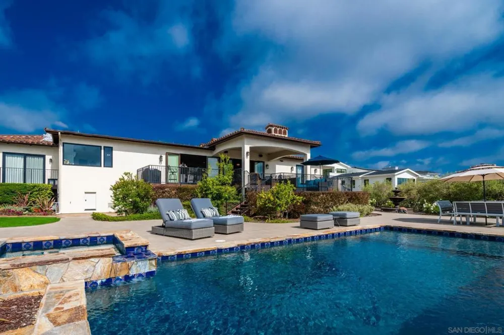 604 Camino de Orchidia Encinitas, CA 92024