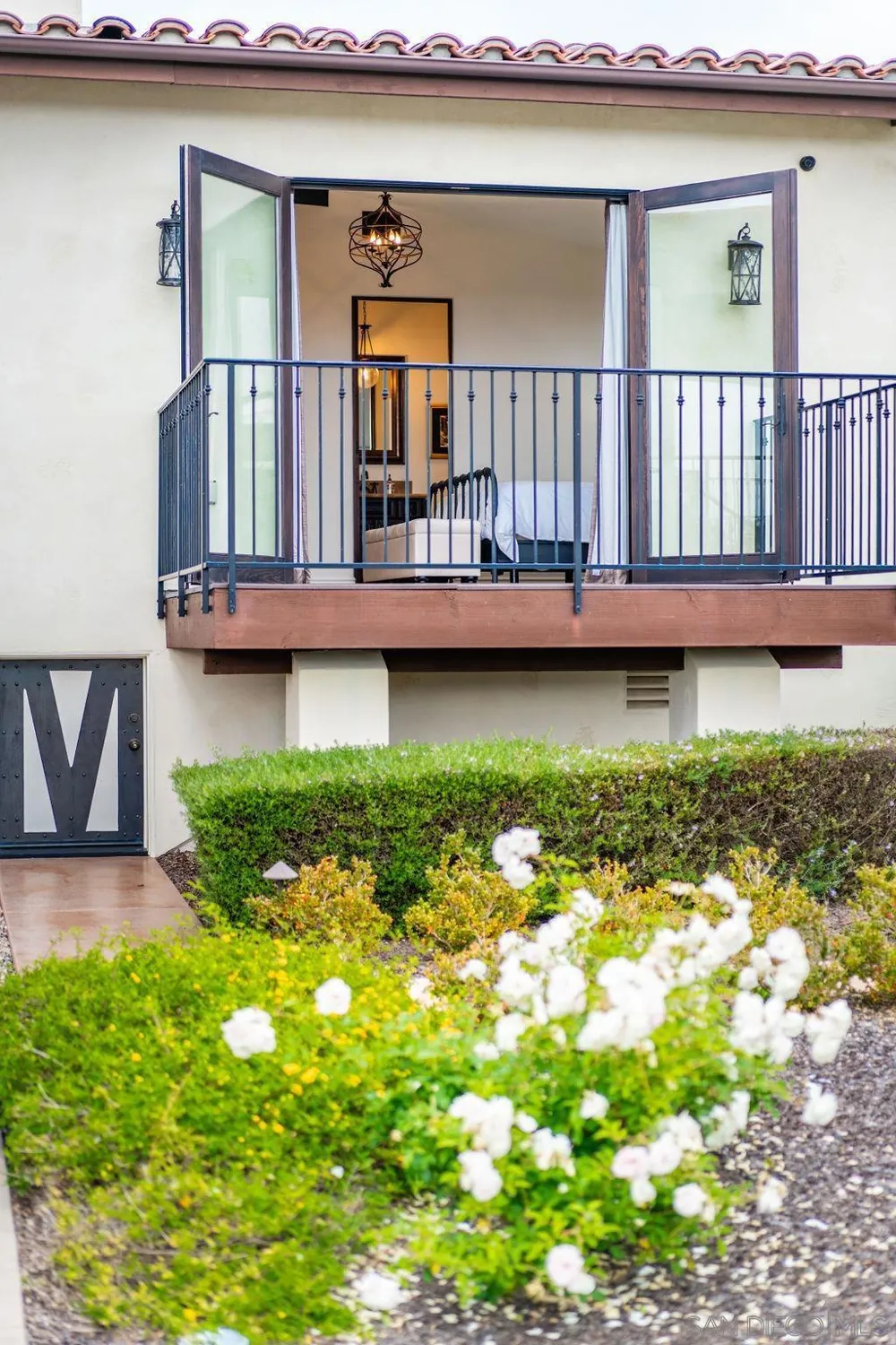 604 Camino de Orchidia Encinitas, CA 92024