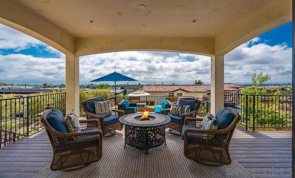 604 Camino de Orchidia Encinitas, CA 92024