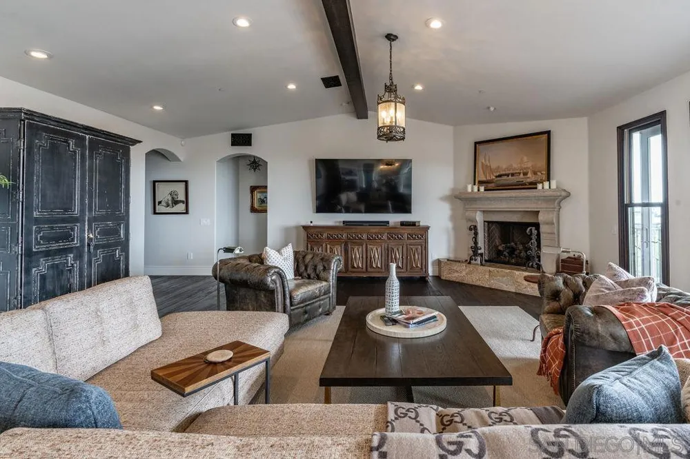 604 Camino de Orchidia Encinitas, CA 92024
