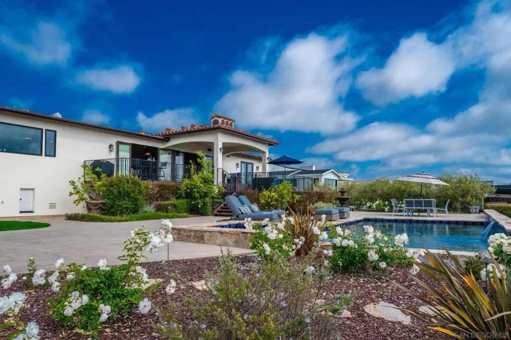604 Camino de Orchidia Encinitas, CA 92024