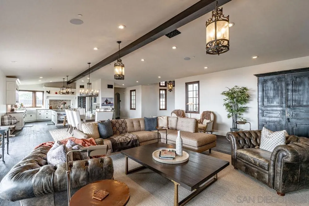 604 Camino de Orchidia Encinitas, CA 92024
