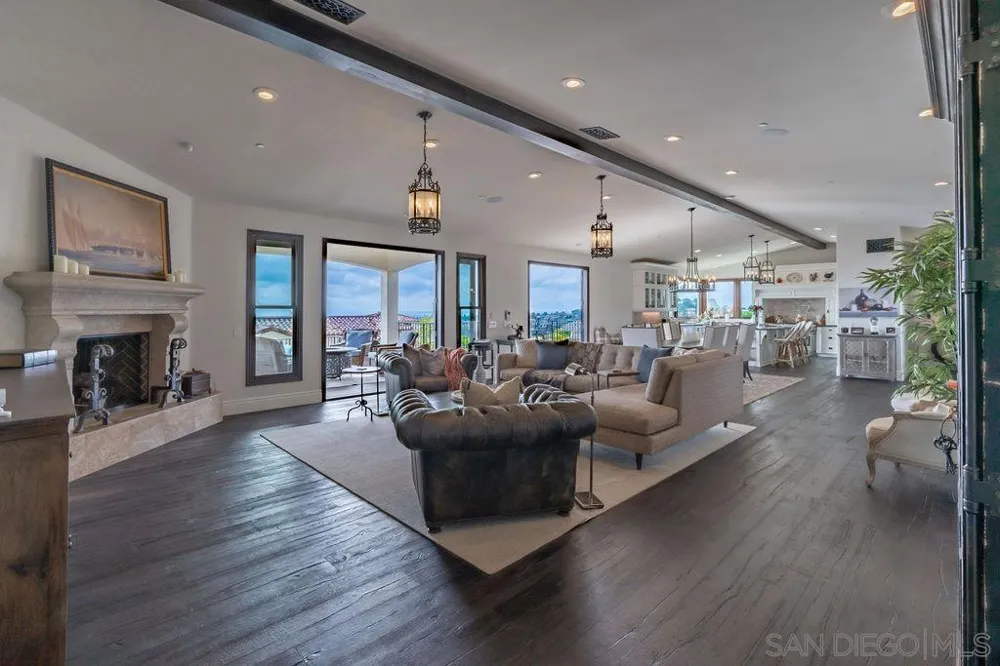 604 Camino de Orchidia Encinitas, CA 92024