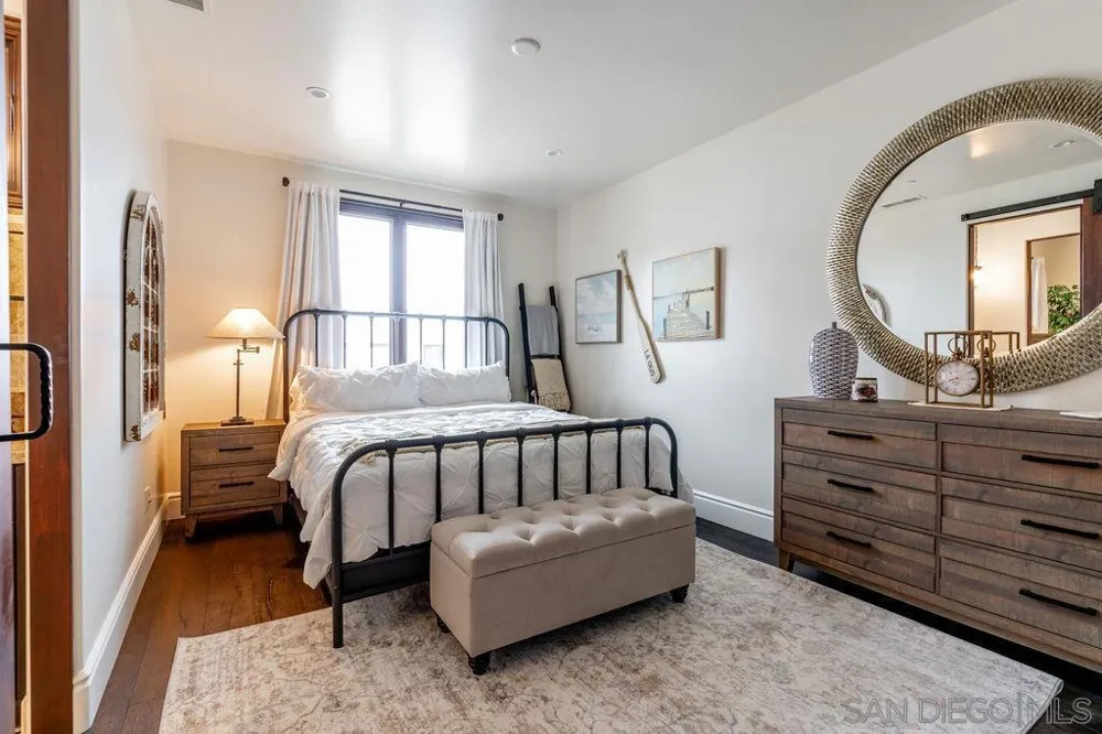604 Camino de Orchidia Encinitas, CA 92024