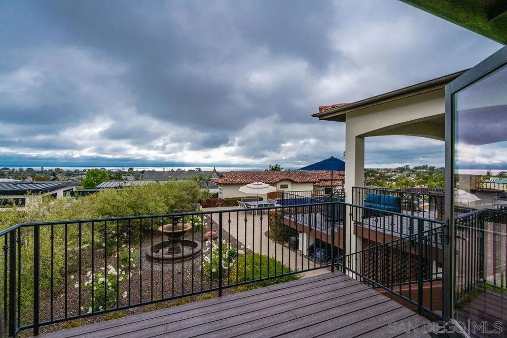 604 Camino de Orchidia Encinitas, CA 92024