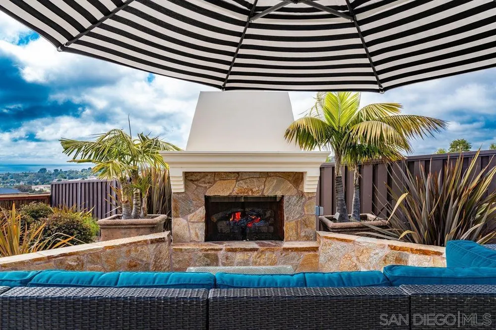 604 Camino de Orchidia Encinitas, CA 92024