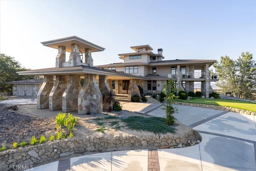 76346 Bryson Hesperia Road Bradley, CA 93426