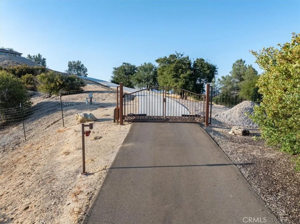 76346 Bryson Hesperia Road Bradley, CA 93426