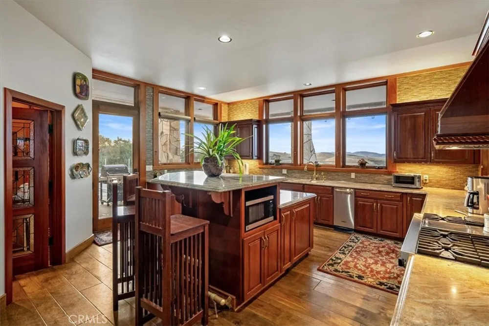 76346 Bryson Hesperia Road Bradley, CA 93426