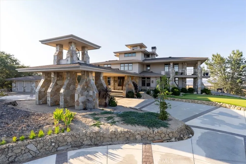 76346 Bryson Hesperia Road Bradley, CA 93426