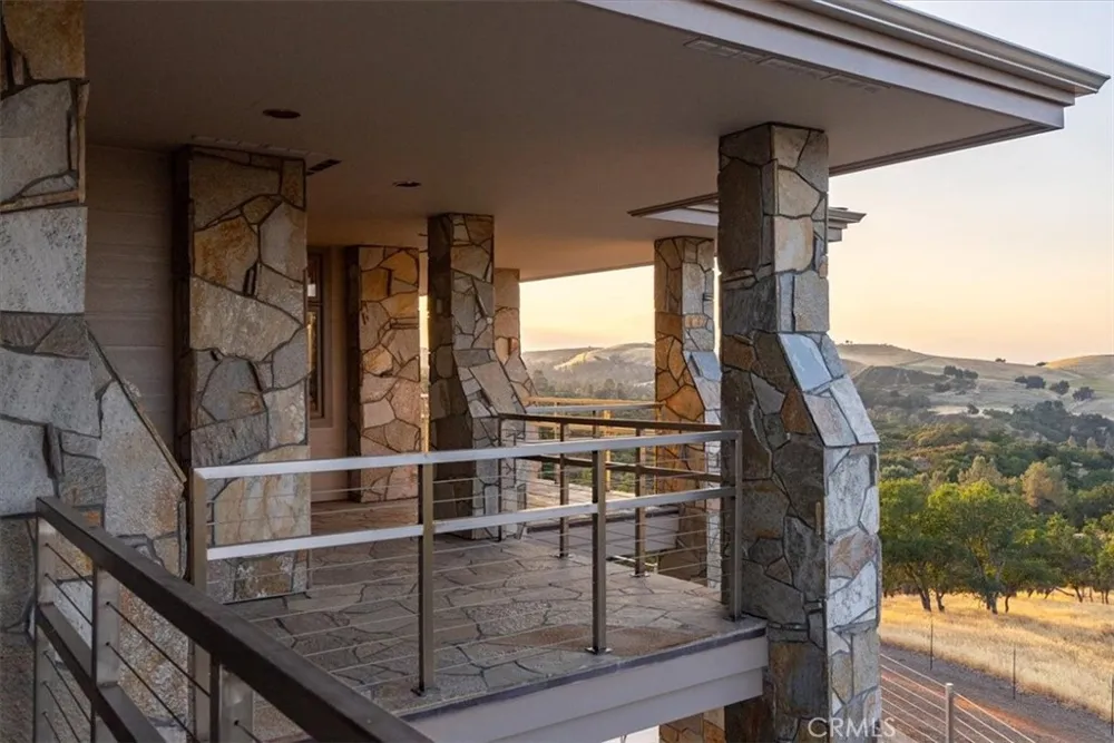 76346 Bryson Hesperia Road Bradley, CA 93426