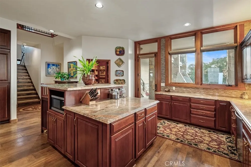 76346 Bryson Hesperia Road Bradley, CA 93426