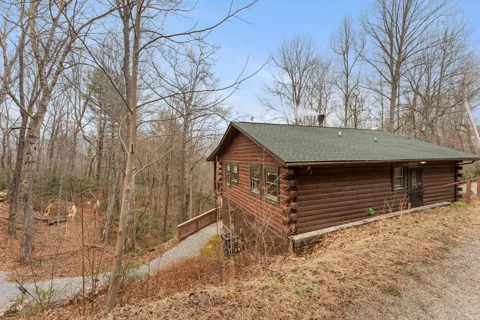 451 Summit Road