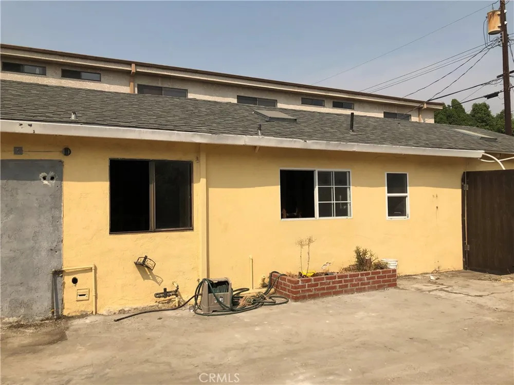 2310 Catalina Street Burbank, CA 91504