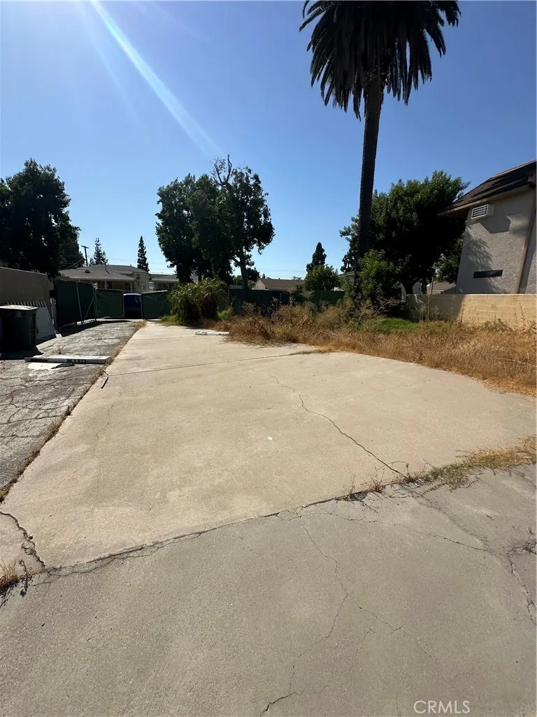 2310 Catalina Street Burbank, CA 91504