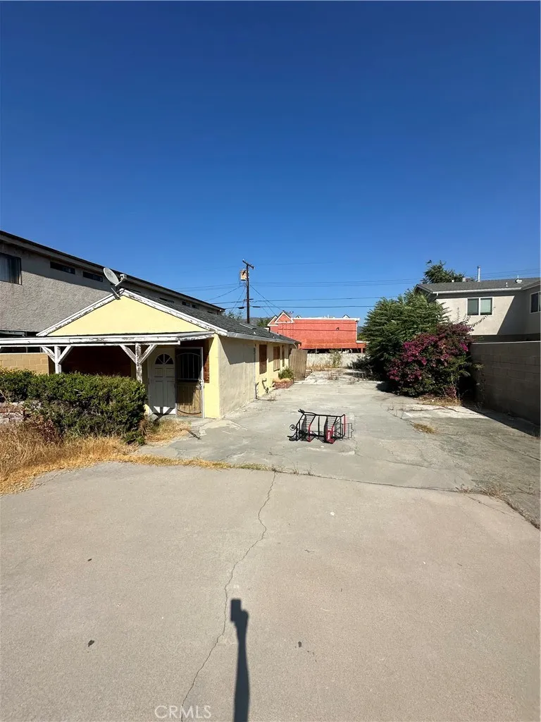 2310 Catalina Street Burbank, CA 91504