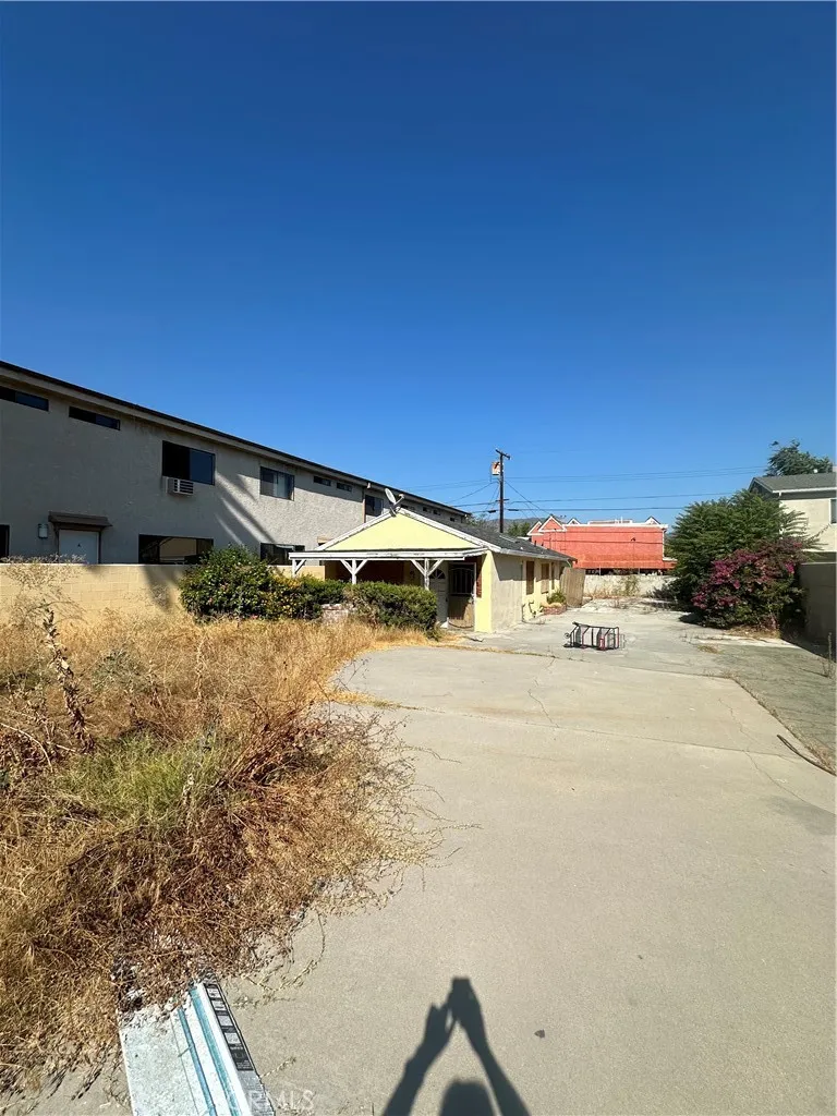 2310 Catalina Street Burbank, CA 91504
