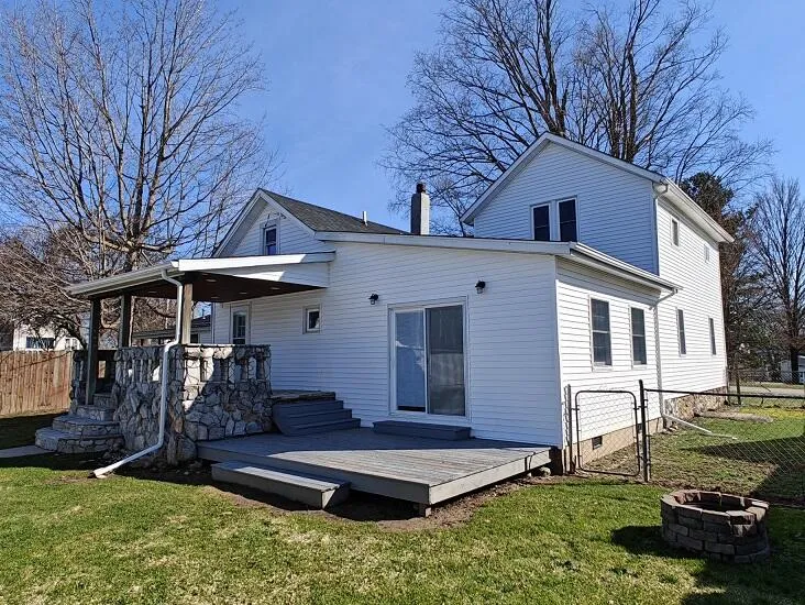 6627 E Berrien Street Eau Claire, MI 49111