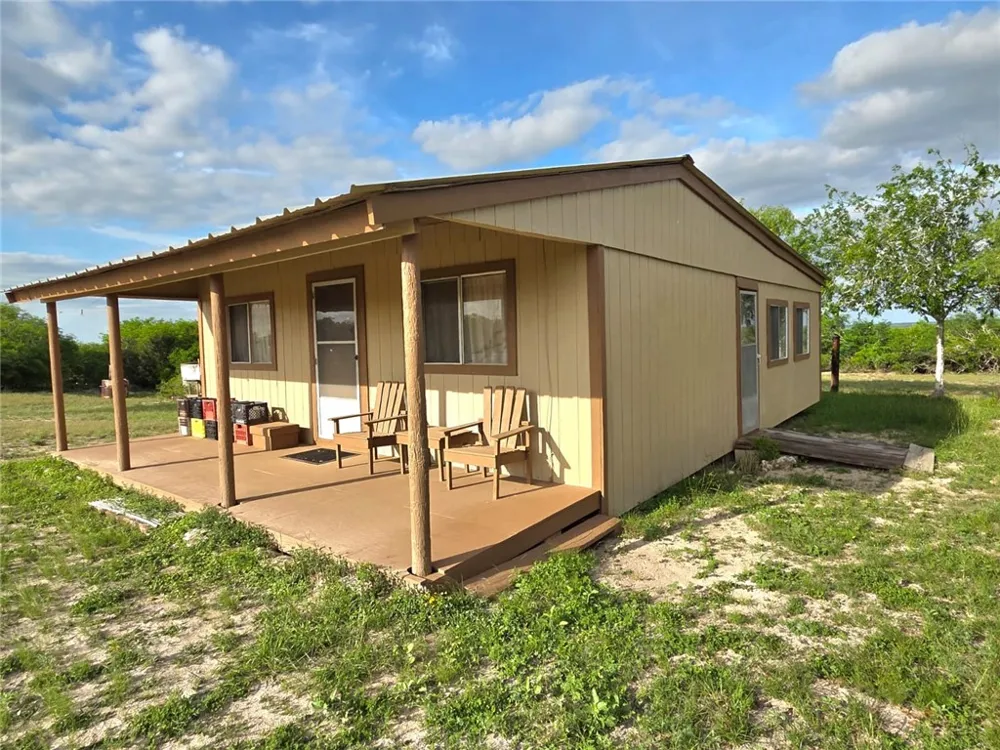 3073 Bravo 6 San Diego, TX 78384