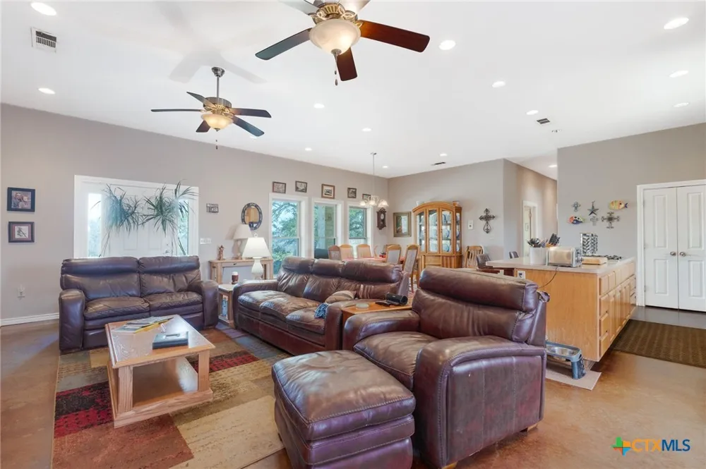 8089 E FM 580 Kempner, TX 76539