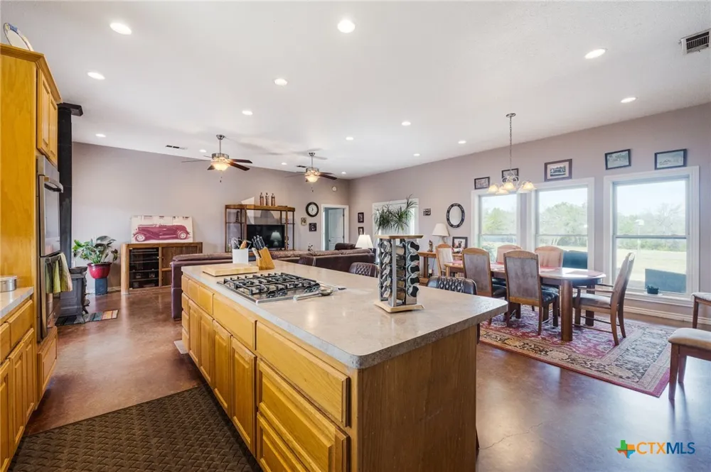 8089 E FM 580 Kempner, TX 76539