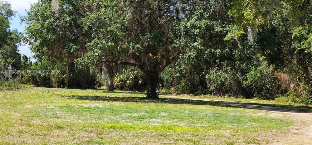 1209 County Rd 78 La Belle, FL 33935