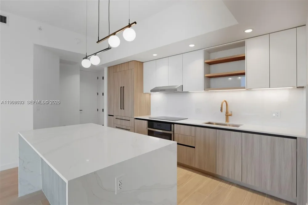 3900 Alton Road #208 Miami Beach, FL 33140