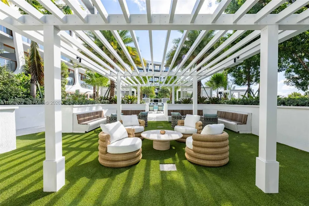 3900 Alton Road #208 Miami Beach, FL 33140