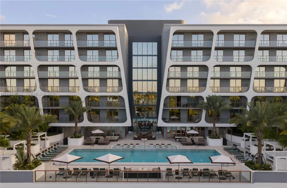 3900 Alton Road #208 Miami Beach, FL 33140