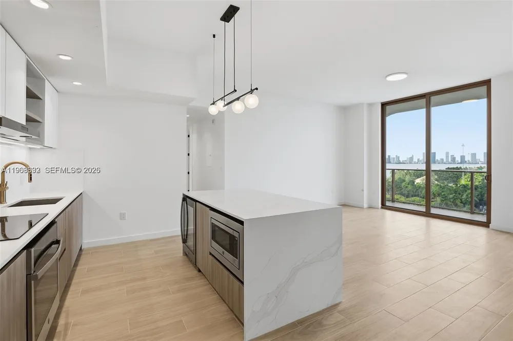 3900 Alton Road #208 Miami Beach, FL 33140
