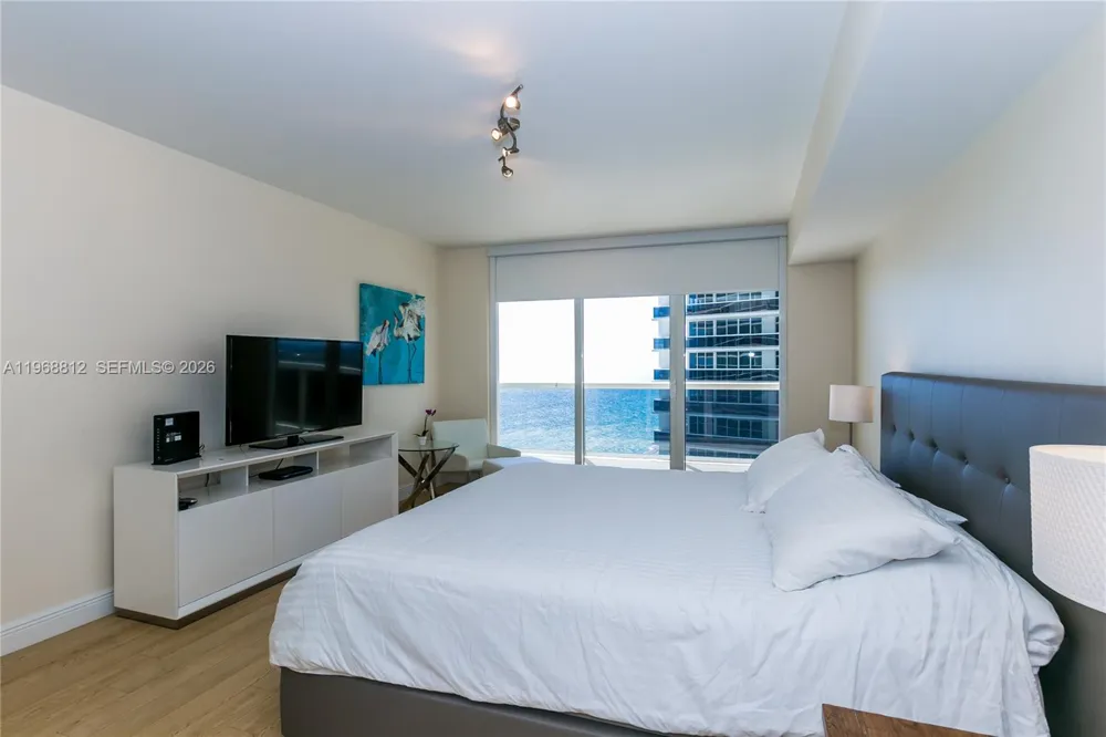 1830 S OCEAN DR #3906 Hallandale Beach, FL 33009