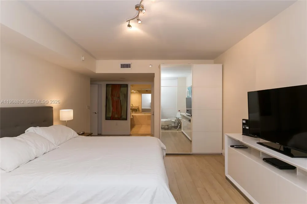 1830 S OCEAN DR #3906 Hallandale Beach, FL 33009