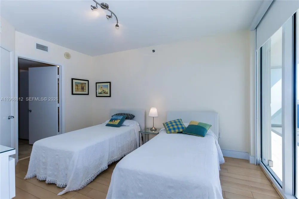 1830 S OCEAN DR #3906 Hallandale Beach, FL 33009