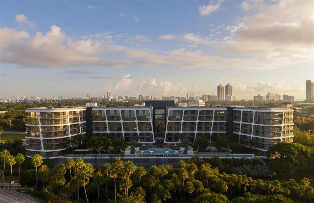 3900 Alton Road #725 Miami Beach, FL 33140